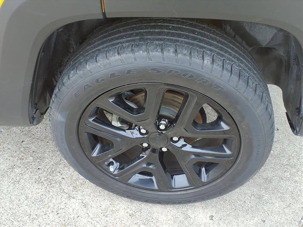 2023 Jeep Renegade Altitude Yellow at Mac Haik CDJR North Houston