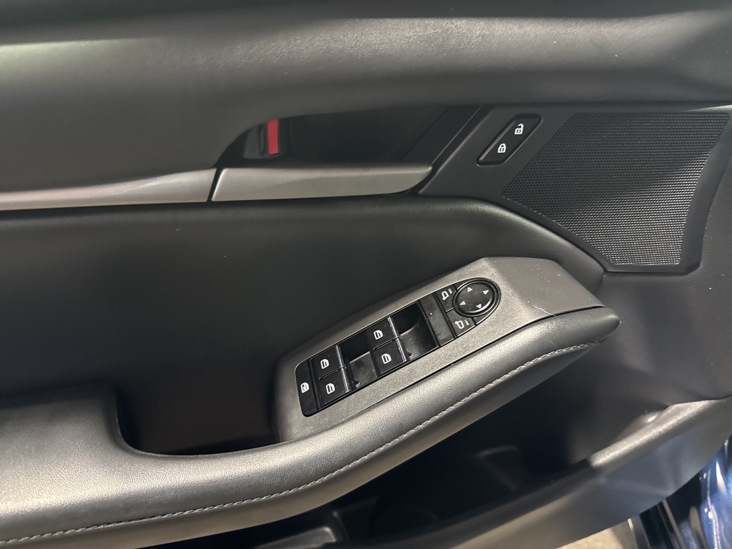 Thumbnail: 2022 Mazda Mazda3 - 27