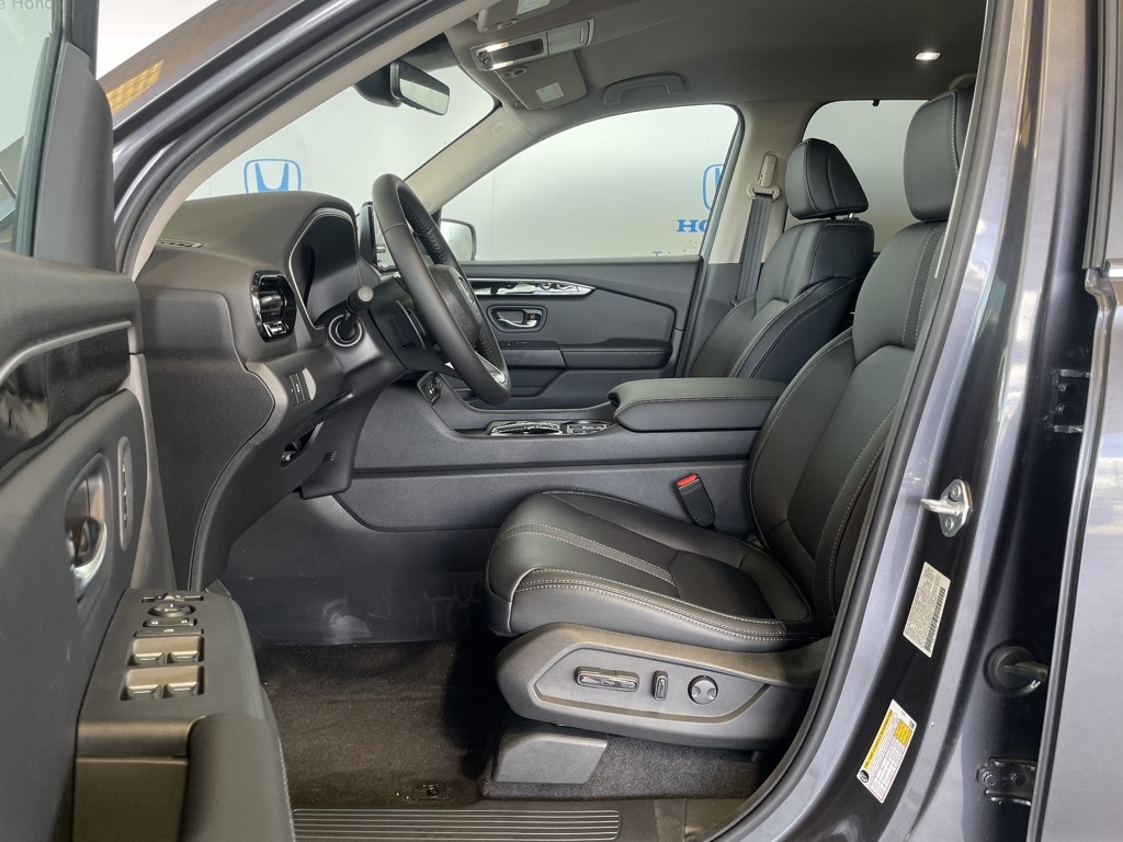 Thumbnail: 2025 Honda Pilot - 9