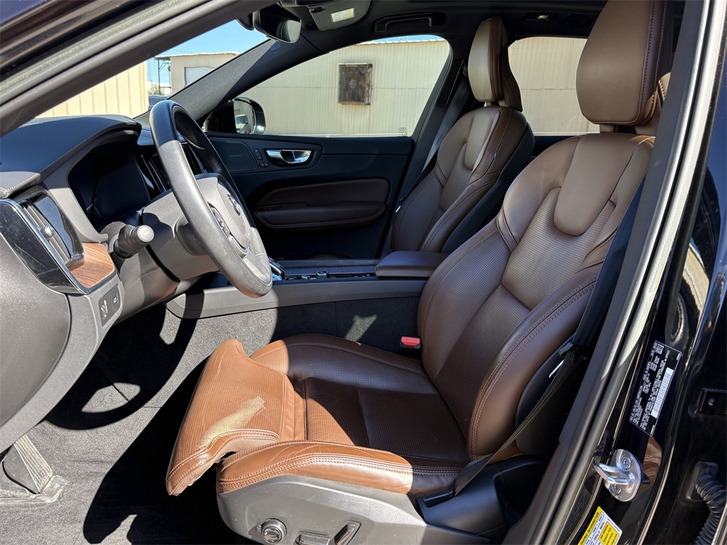 2022 Volvo XC60 B5 Inscription Black at Ultimate Motorsports