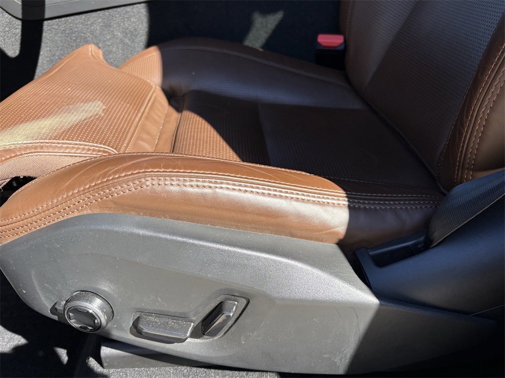 2022 Volvo XC60 B5 Inscription Black at Ultimate Motorsports