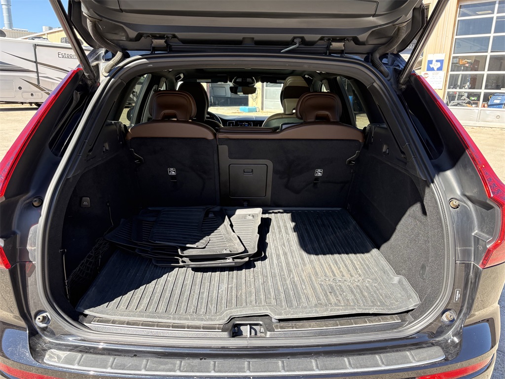 2022 Volvo XC60 B5 Inscription Black at Ultimate Motorsports