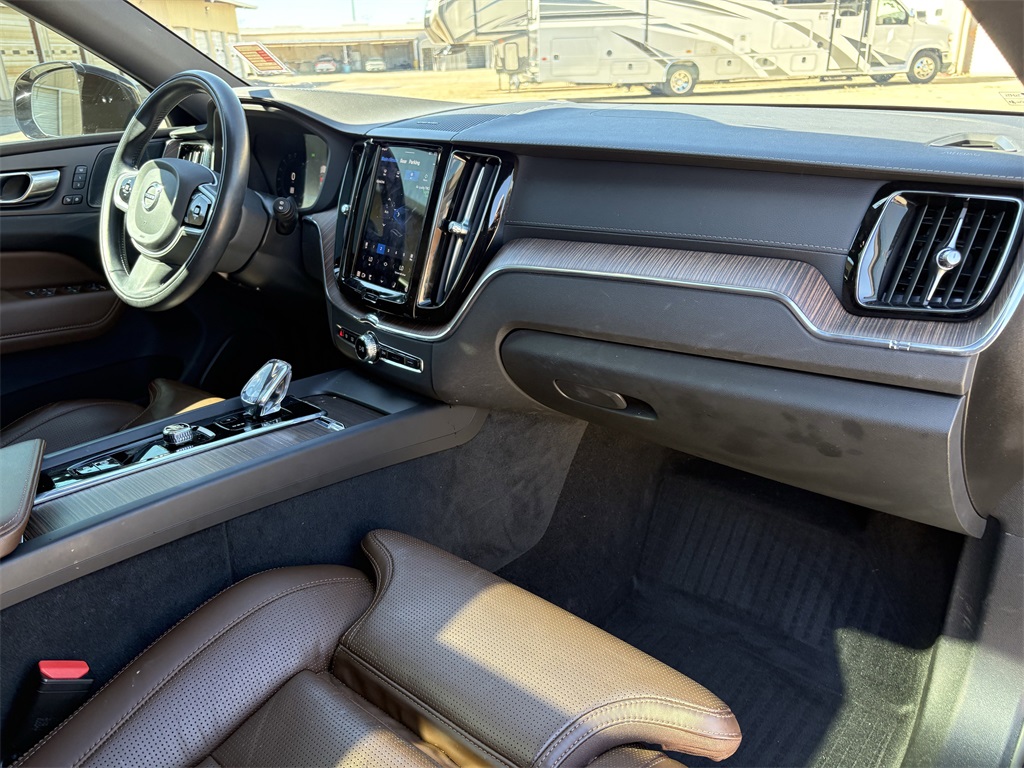 2022 Volvo XC60 B5 Inscription Black at Ultimate Motorsports