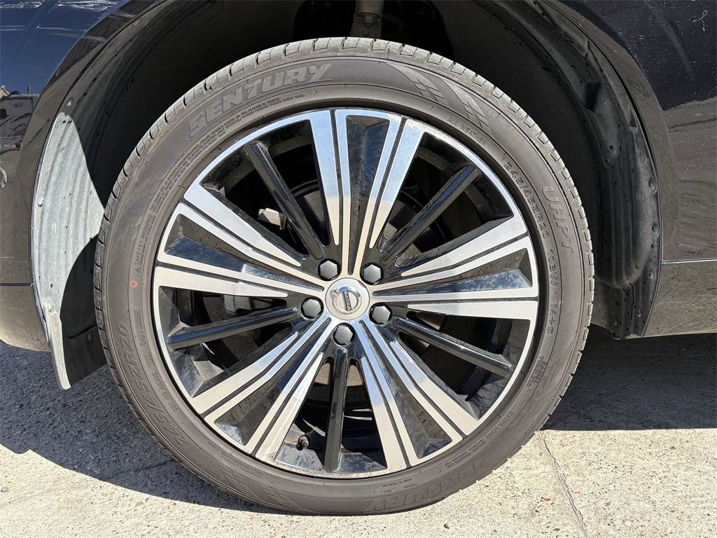 2022 Volvo XC60 B5 Inscription Black at Ultimate Motorsports