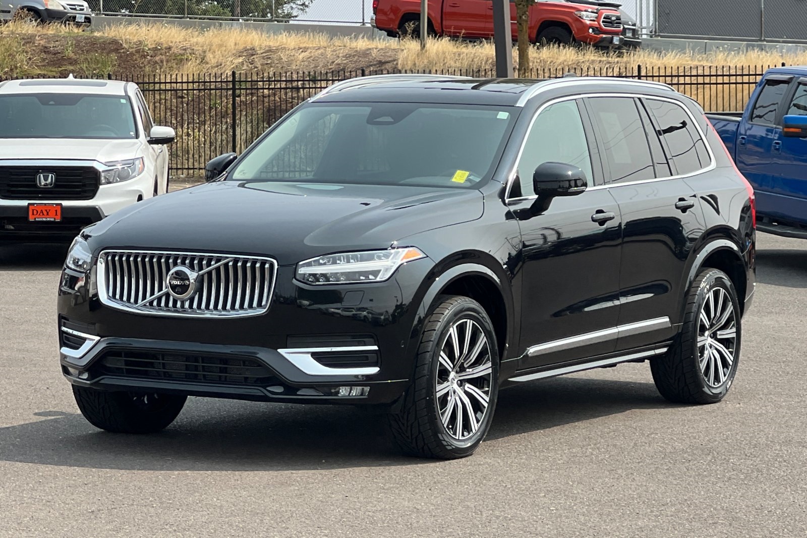 2023 Volvo XC90 Plus - Photo 10