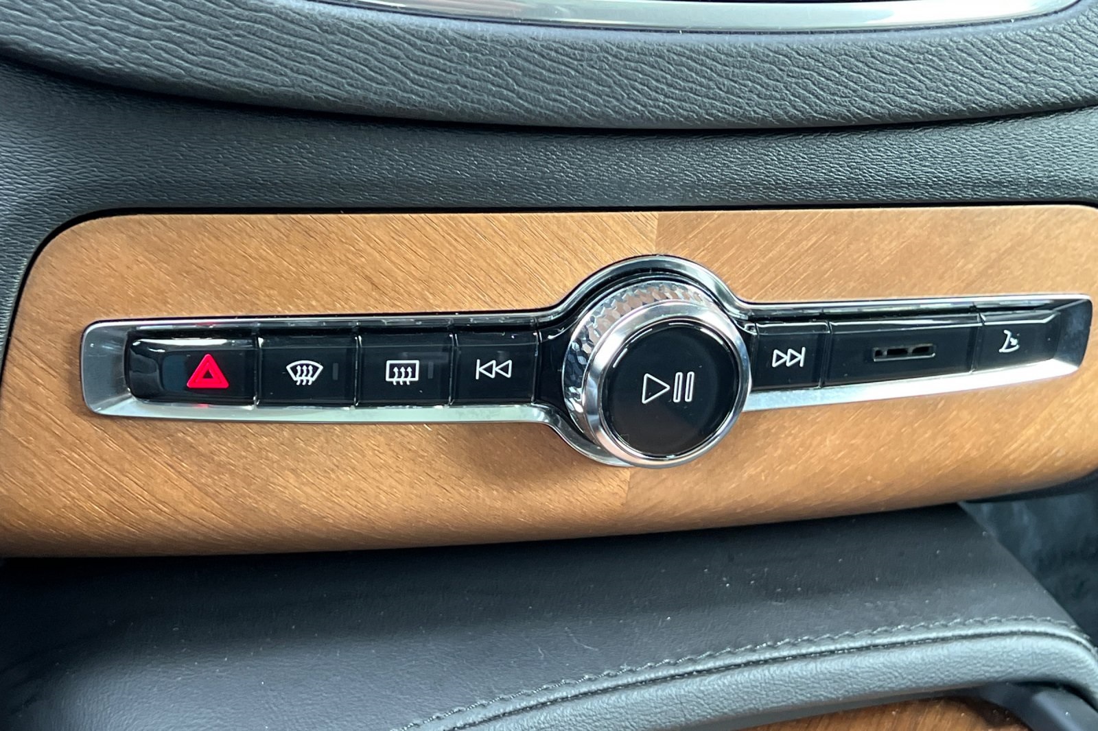 2023 Volvo XC90 Plus - Photo 22