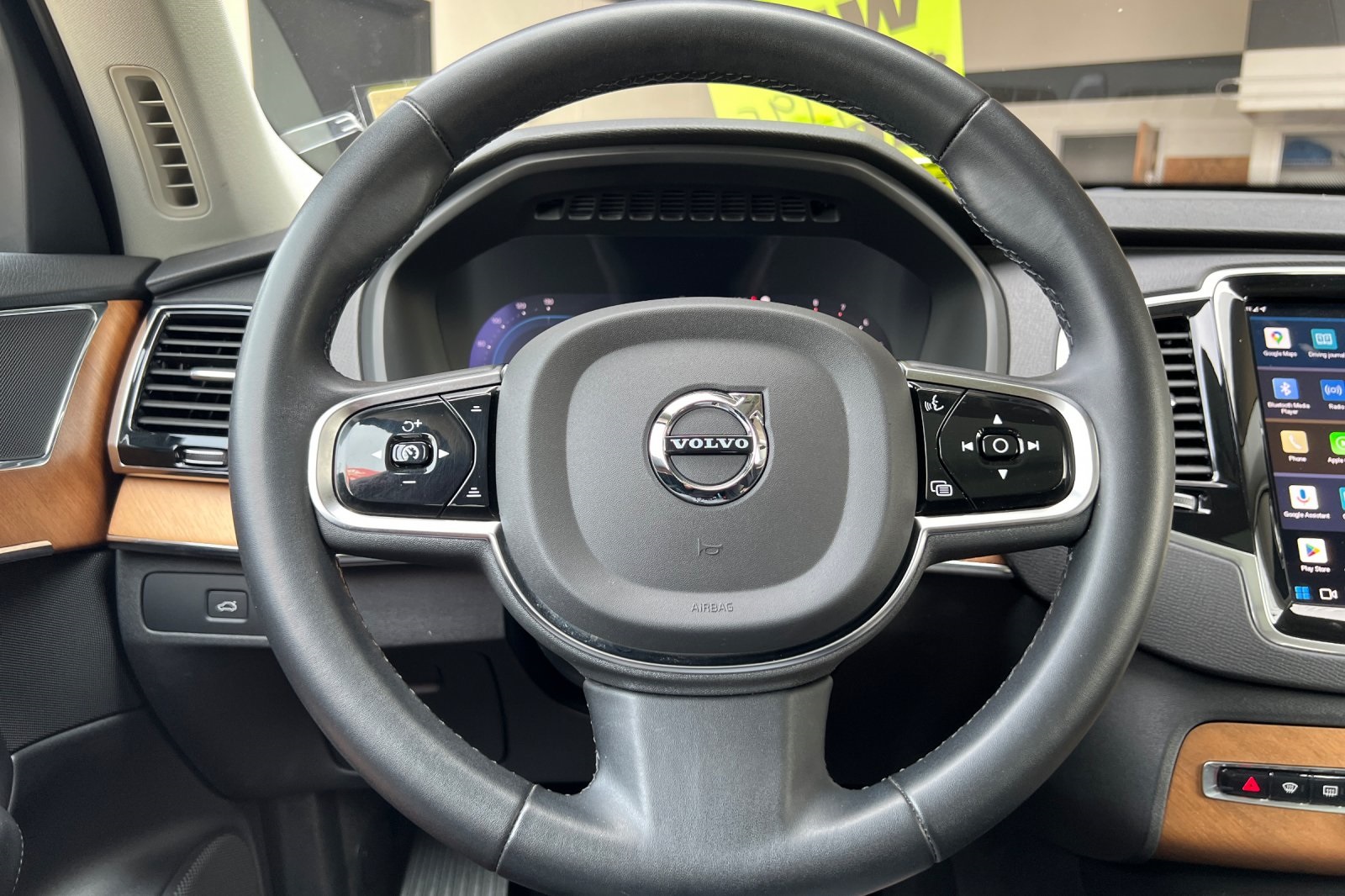 2023 Volvo XC90 Plus - Photo 25