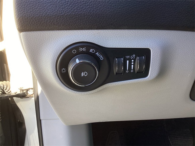 Used Car 2018 Jeep Compass  Latitude For Sale Under $15,000 In San Antonio, Texas