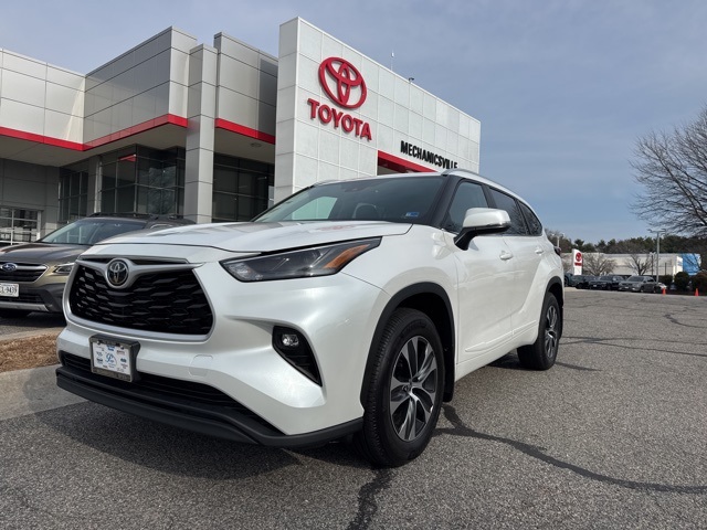 2025 Toyota Highlander XLE AWD