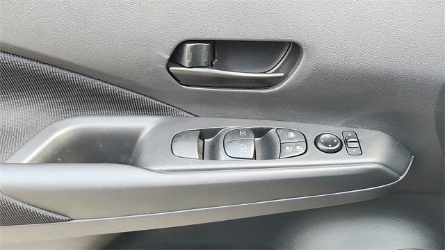 2025 Nissan Kicks Play