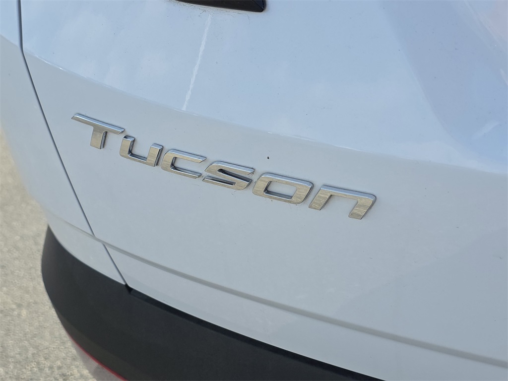 2024 Hyundai Tucson Hybrid Limited White at Baytown Hyundai