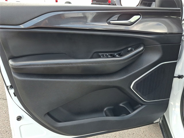 2022 Jeep Grand Cherokee L Laredo for sale at PATRIOT CHEVROLET OF WARMINSTER