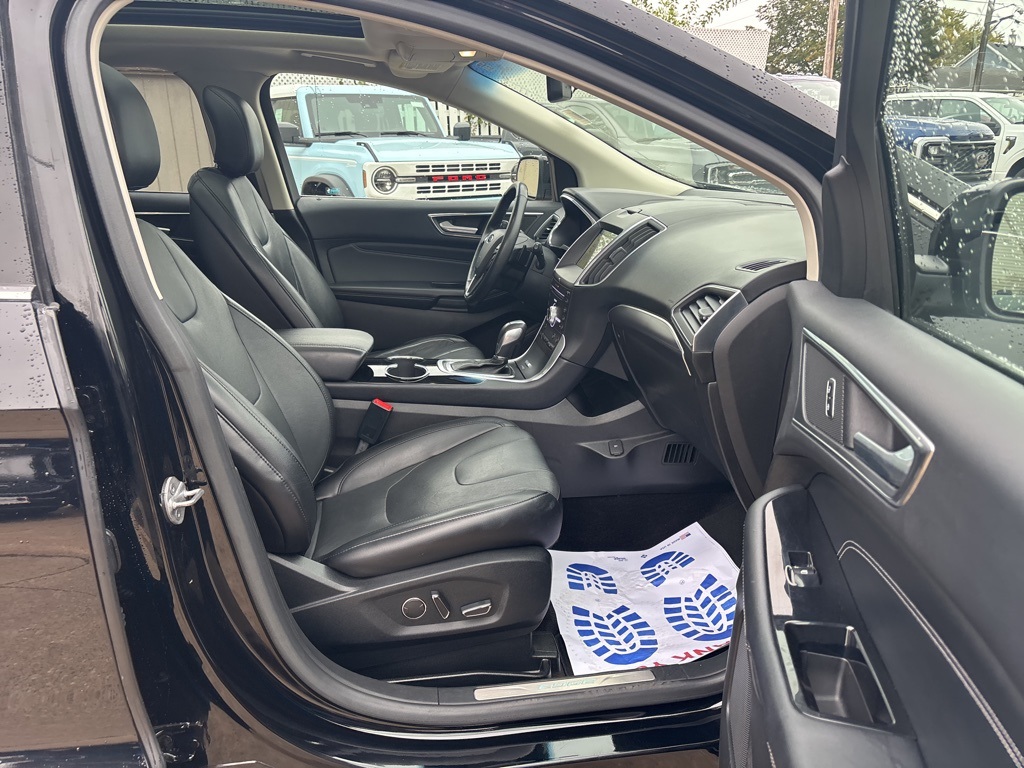 2017 Ford Edge