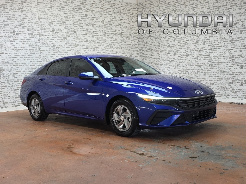 2025 Hyundai Elantra SE FWD