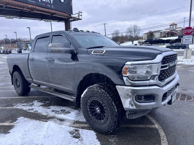 2022 RAM 2500 Big Horn Crew Cab 4WD