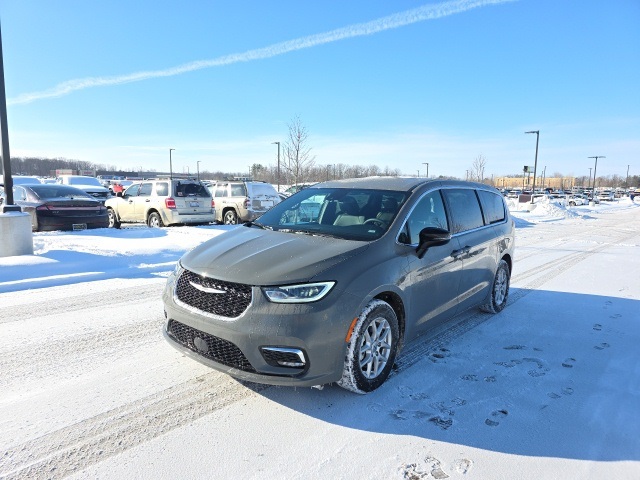 2025 Chrysler Pacifica Select FWD