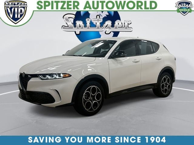 Milano White 2025 Alfa Romeo Tonale 9-Speed Automatic