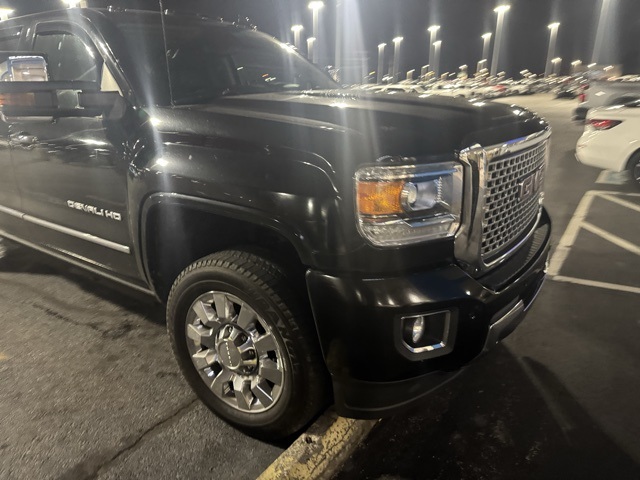 2016 GMC Sierra 2500HD Denali Crew Cab SB 4WD