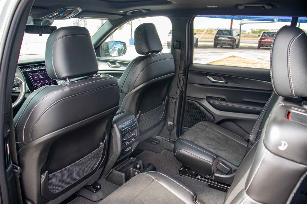 New Car 2025 Jeep Grand Cherokee L  Altitude X For Sale Under $50,000 In San Marcos, Texas