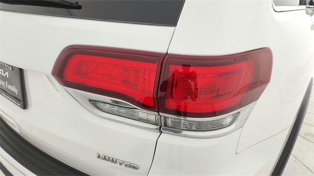 2022 Jeep Grand Cherokee WK Limited White at North Houston Mitsubishi