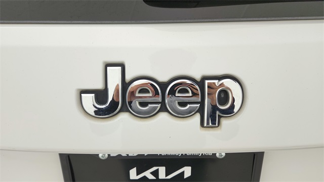 2022 Jeep Grand Cherokee WK Limited White at North Houston Mitsubishi