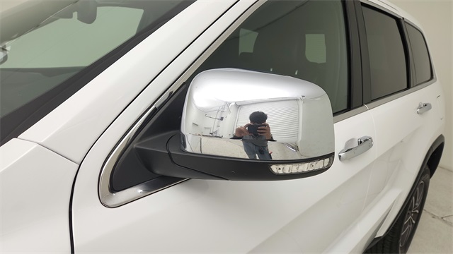 2022 Jeep Grand Cherokee WK Limited White at North Houston Mitsubishi