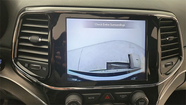 2022 Jeep Grand Cherokee WK Limited White at North Houston Mitsubishi