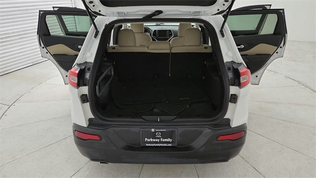 2016 Jeep Cherokee Latitude White at Gullo Toyota