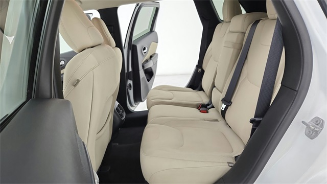 2016 Jeep Cherokee Latitude White at Gullo Toyota