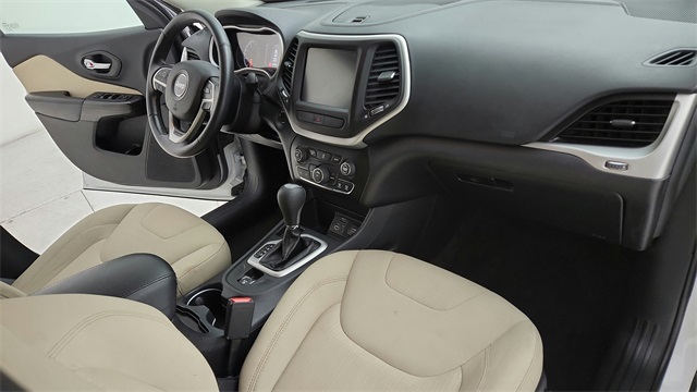 2016 Jeep Cherokee Latitude White at Gullo Toyota