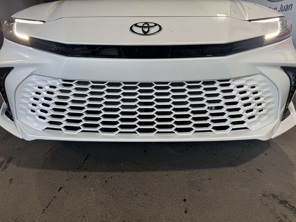 Thumbnail: 2025 Toyota Camry - 12