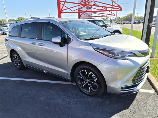 2025 Toyota Sienna Platinum 7-Passenger AWD