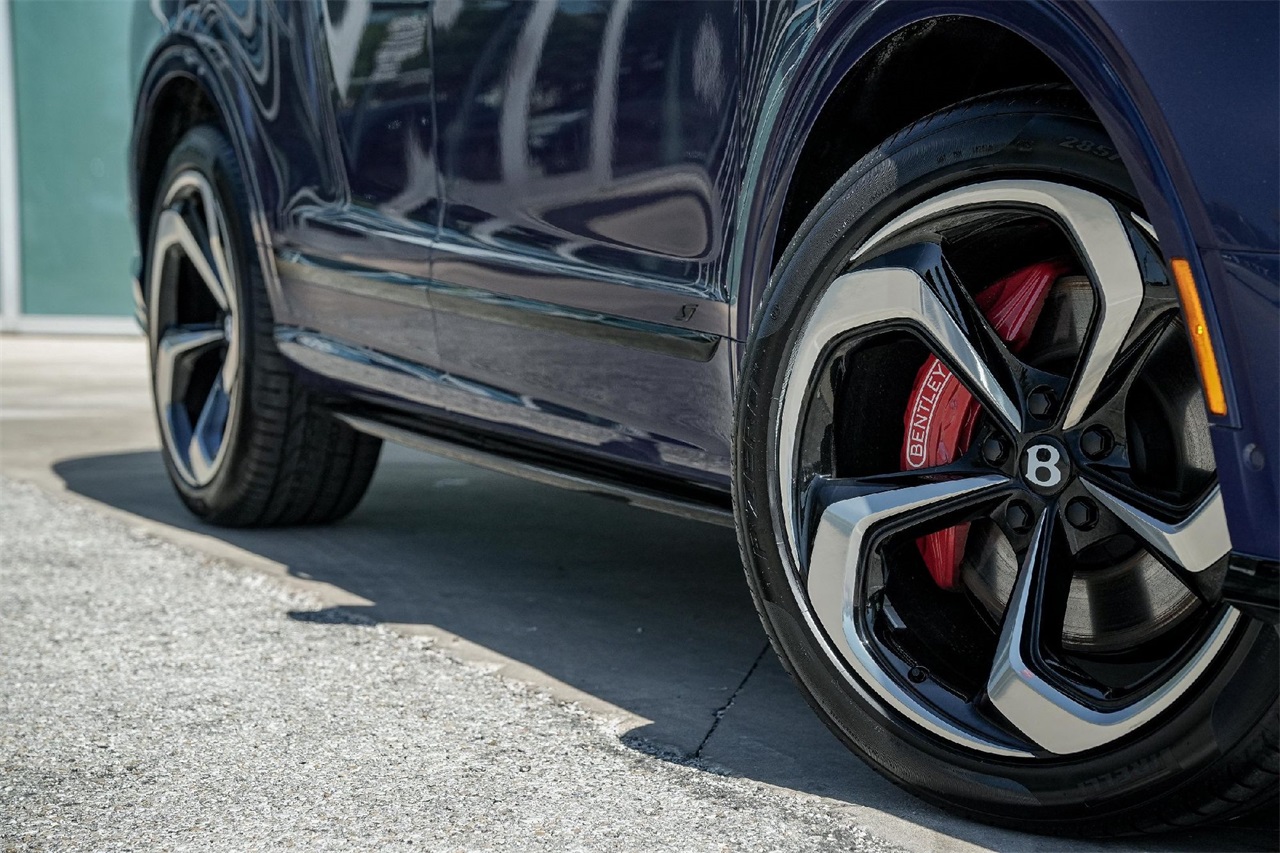 New Car 2025 Bentley Bentayga  V8 For Sale Under $330,000 In Austin, Texas