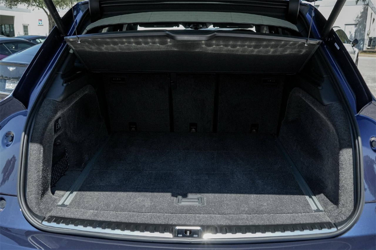 New Car 2025 Bentley Bentayga  V8 For Sale Under $330,000 In Austin, Texas