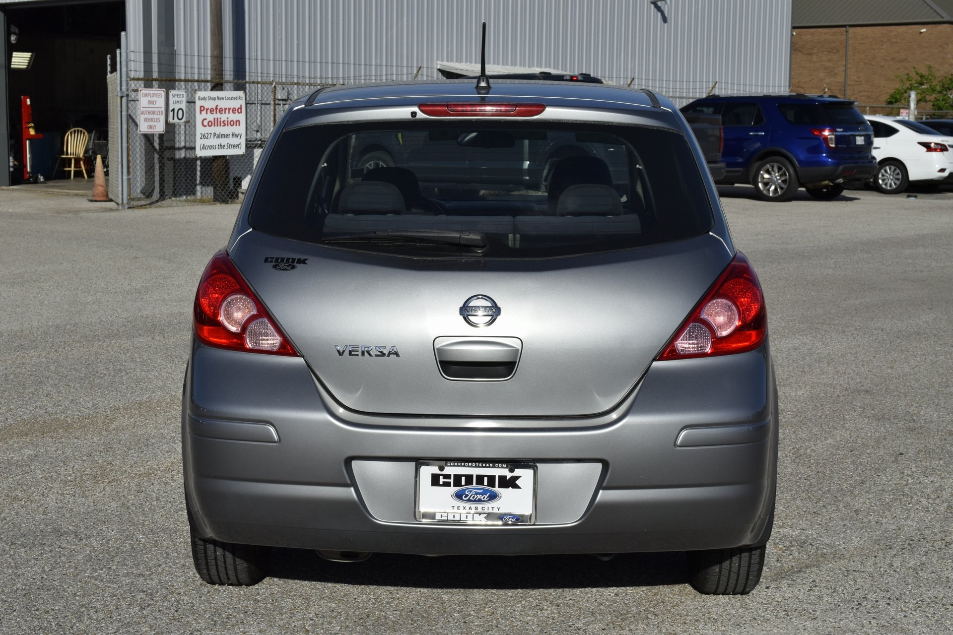 2009 Nissan Versa 1.8 S - 6