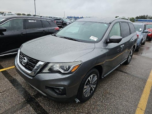 2018 Nissan Pathfinder SL's photo