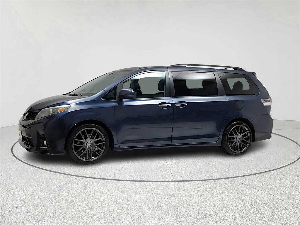 2018 Toyota Sienna SE - 1