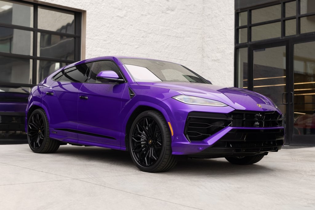 2025 Lamborghini Urus SE's photo