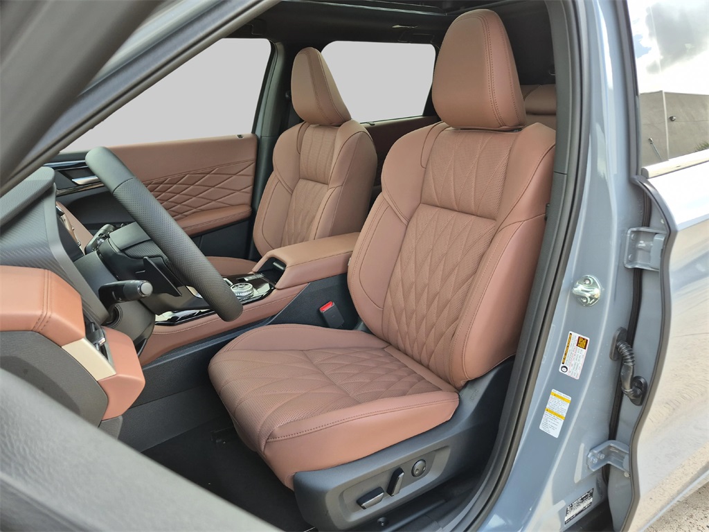 2025 Mitsubishi Outlander SEL - 9