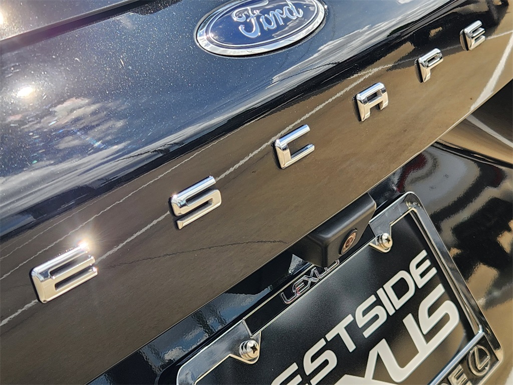 2022 Ford Escape SEL - 11