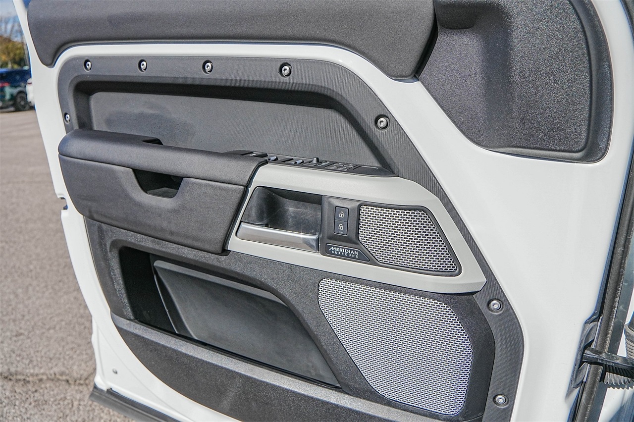 Used Car 2024 Land Rover Defender 130  X-dynamic Se For Sale Under $70,000 In Austin, Texas