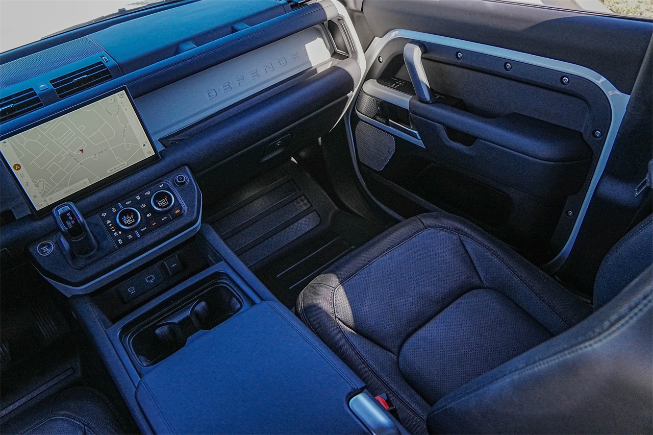 Used Car 2024 Land Rover Defender 130  X-dynamic Se For Sale Under $70,000 In Austin, Texas