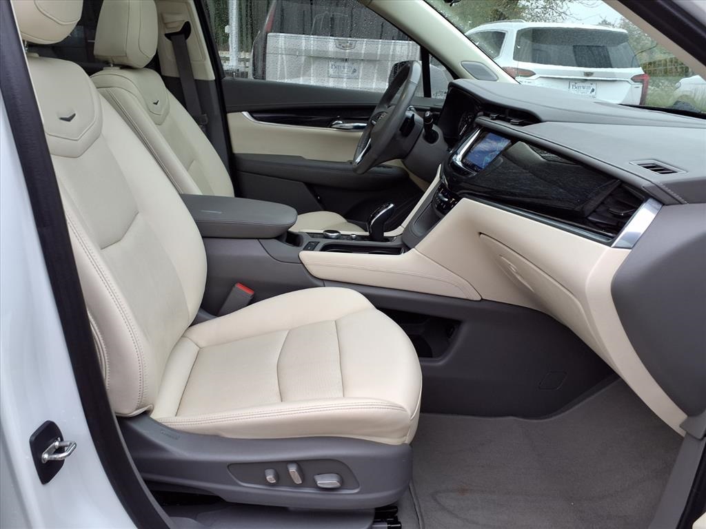 2023 Cadillac XT6 Premium Luxury White at Tom Peacock Cadillac