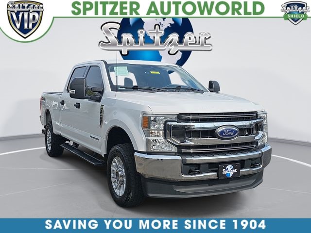 Oxford White 2022 Ford F-250 Super Duty XLT Crew Cab 4WD Pickup Truck Four-Wheel Drive Automatic