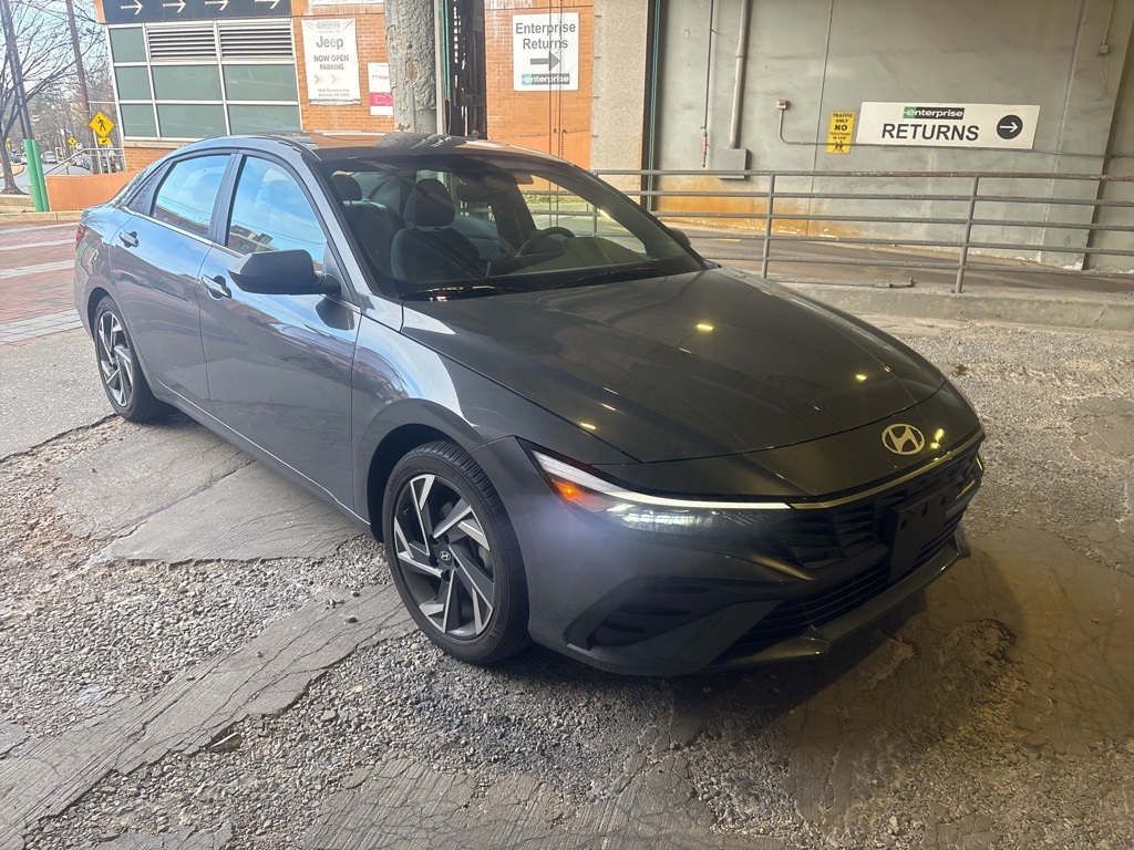 2024 Hyundai Elantra SEL FWD
