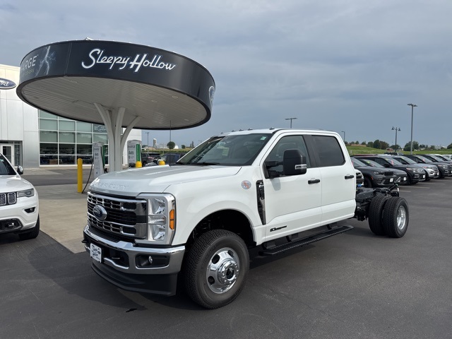 2025 Ford F-350 Super Duty Chassis XL Crew Cab DRW 4WD