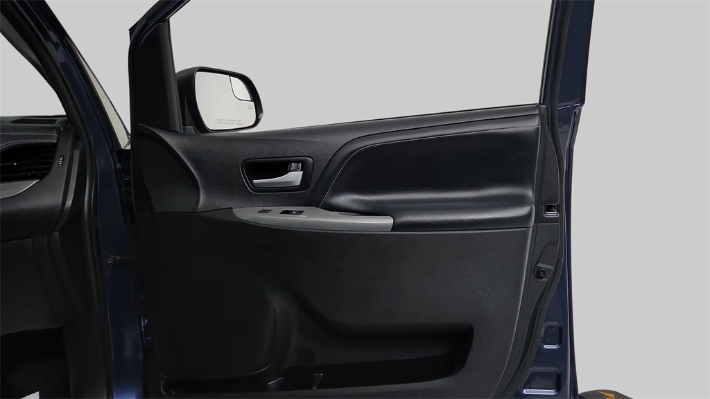 2018 Toyota Sienna SE Blue at DeMontrond Gulf Freeway