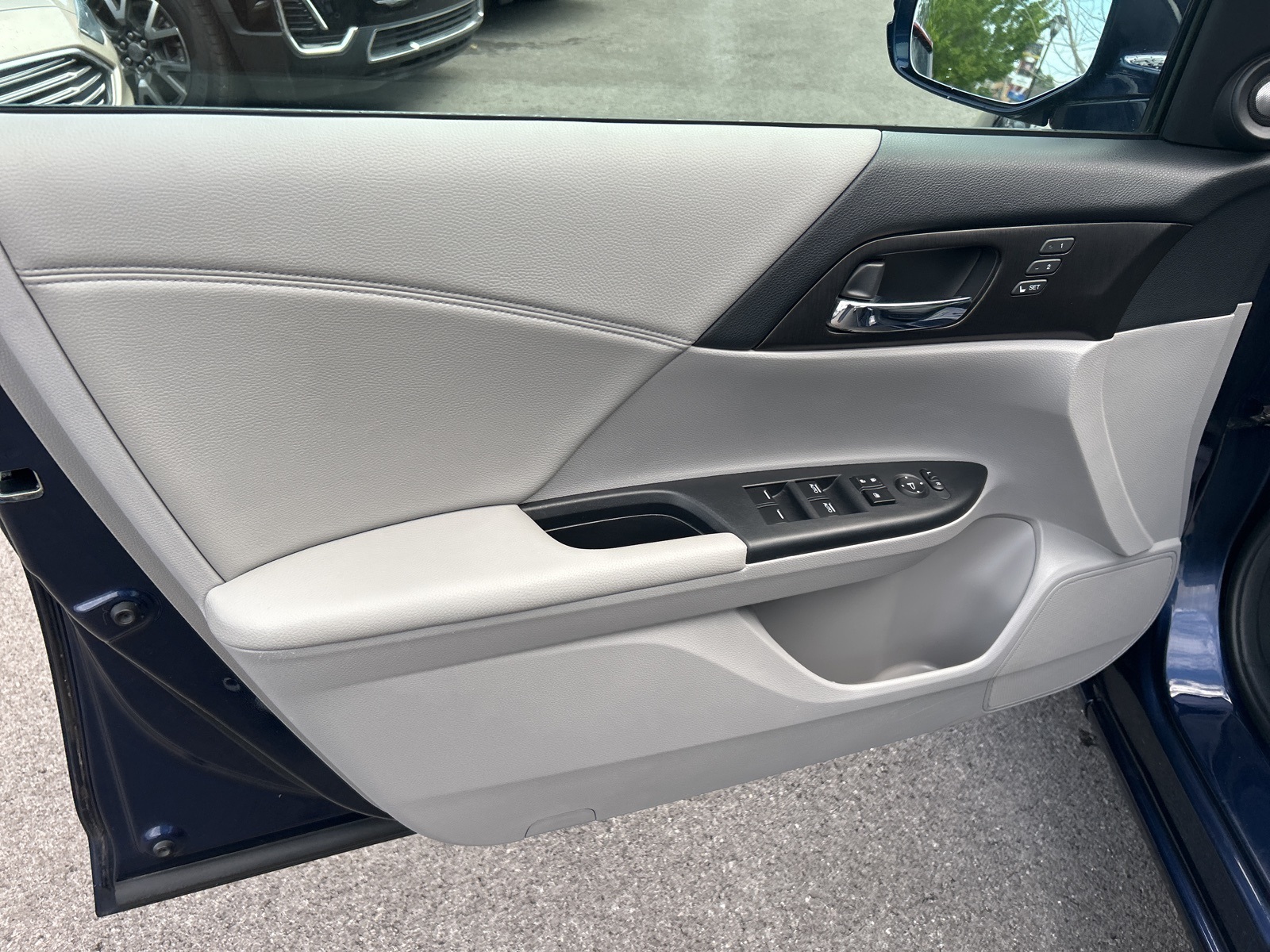 2014 Honda Accord EX-L photo 16