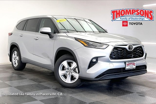 2025 Toyota Highlander LE AWD