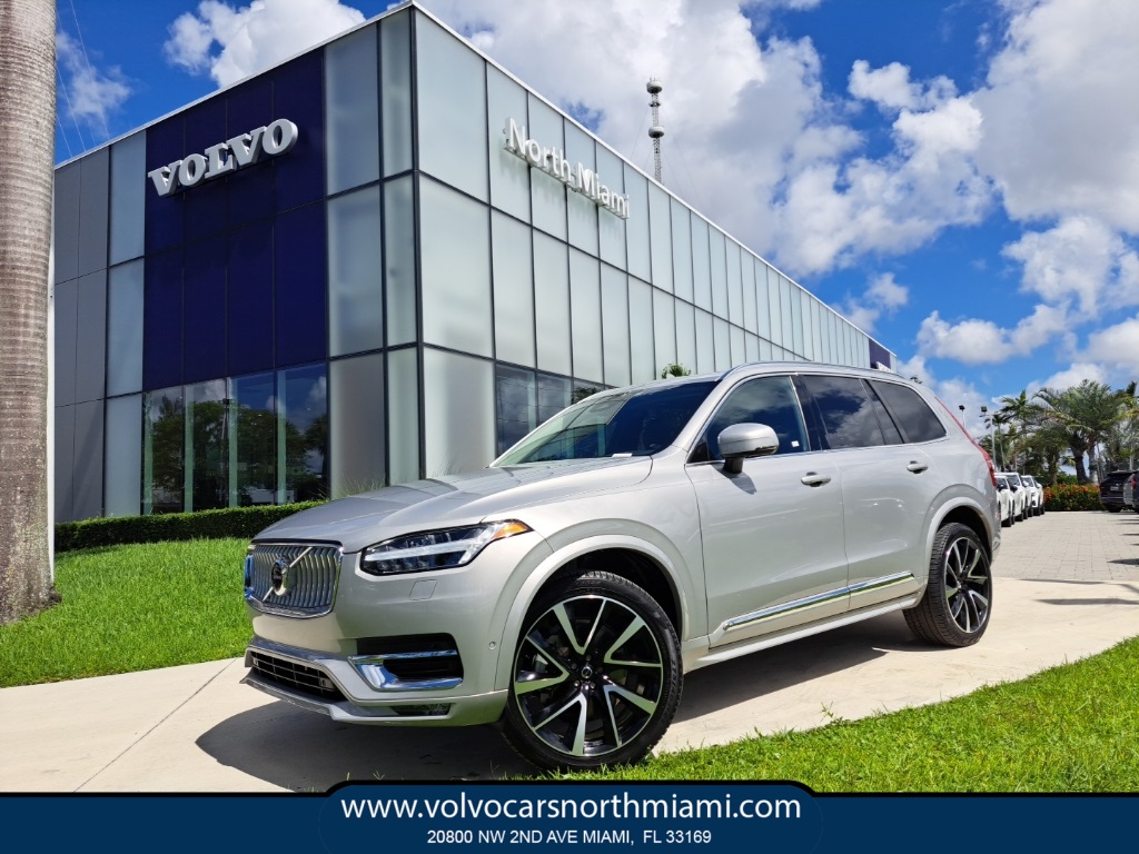 2024 Volvo XC90 B5 Plus